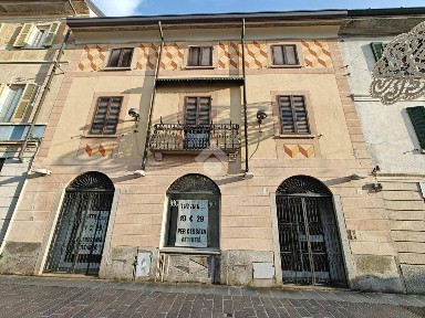 Locale commerciale in Affitto