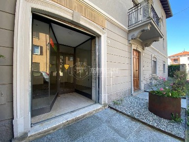 Locale commerciale in Affitto
