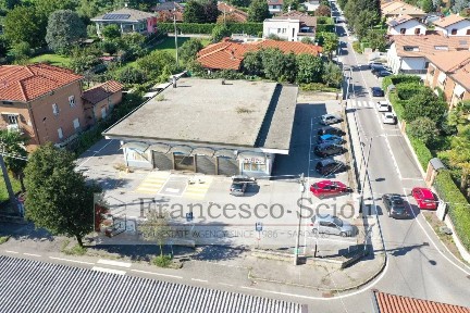 Locale commerciale in Affitto