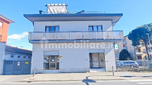 Locale commerciale in Affitto