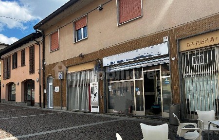 Locale commerciale in Affitto