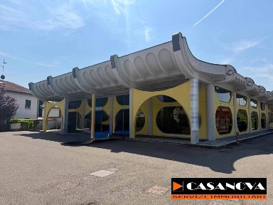 Locale commerciale in Affitto