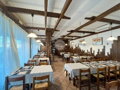 Locale commerciale in Vendita