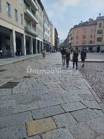 Locale commerciale in Affitto