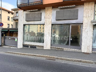 Locale commerciale in Affitto
