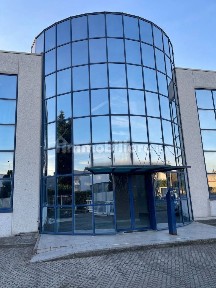 Locale commerciale in Affitto