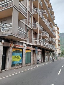 Locale commerciale in Affitto