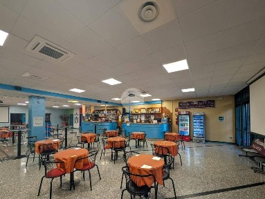 Locale commerciale in Vendita