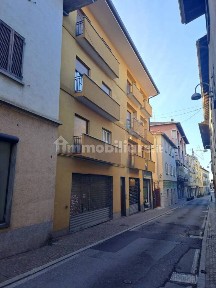 Locale commerciale in Affitto