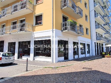 Locale commerciale in Affitto