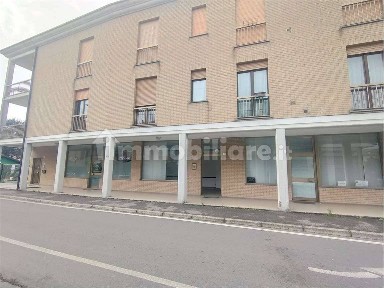 Locale commerciale in Affitto