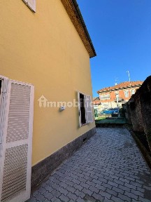 Locale commerciale in Affitto