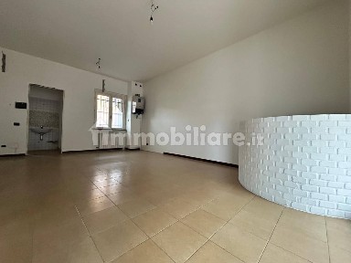Locale commerciale in Affitto