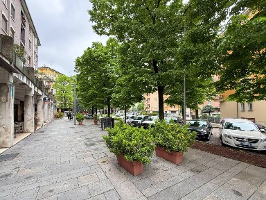 Locale commerciale in Vendita