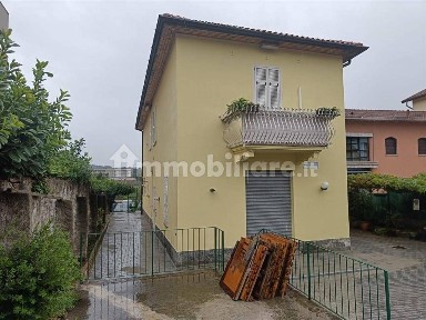Negozio - Locale commerciale in Affitto