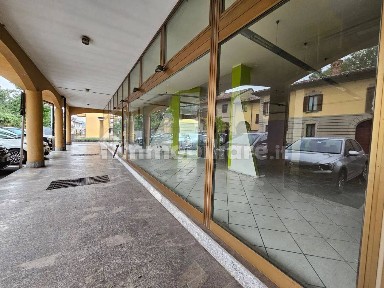 Locale commerciale in Affitto