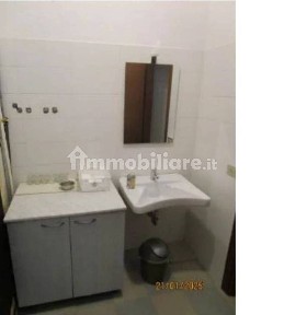 Negozio all'asta via Mantegna 35/A, Curtatone