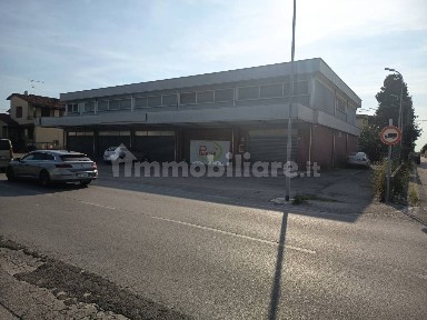 Casaloldo, Viale dei Caduti, 5