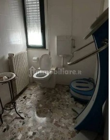 Laboratorio all'asta viale Della Rinascita 95, Sermide e Felonica