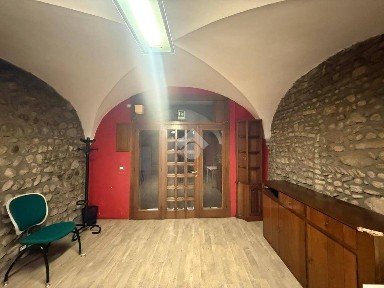 Locale commerciale in Vendita