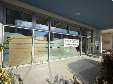 Locale commerciale in Vendita