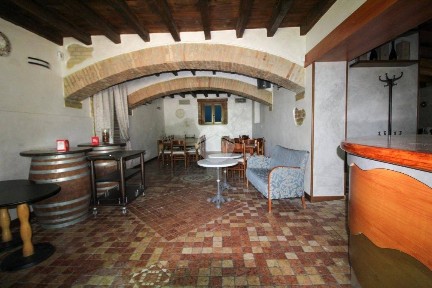 Locale commerciale in Vendita