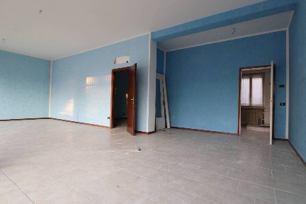 Locale commerciale in Vendita