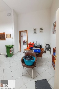 Locale commerciale in Vendita