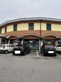 Negozio all'asta viale Rinascita, 97, Sermide e Felonica