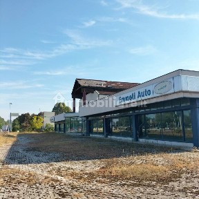 Locale commerciale in Vendita