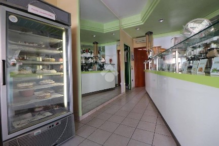 Locale commerciale in Vendita