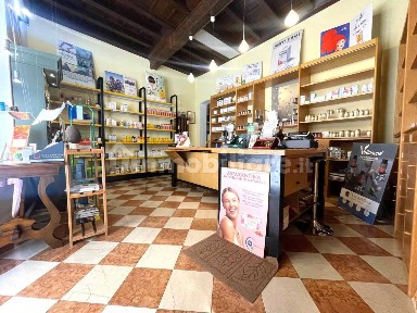 Erboristeria in Vendita