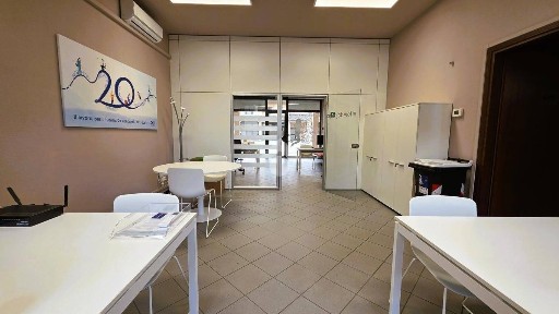 Locale commerciale in Vendita