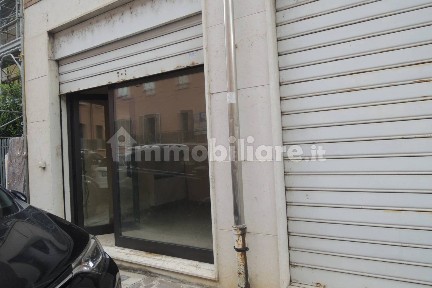 Locale commerciale in Vendita