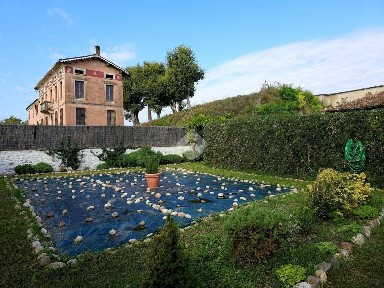 Locale commerciale in Vendita