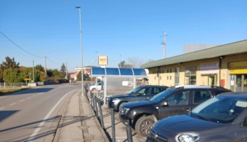 Locale commerciale in Vendita