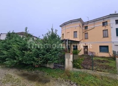 Laboratorio all'asta via Matilde di Canossa, Quistello
