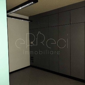 Locale commerciale in Vendita