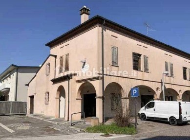 Negozio all'asta via Xxv Aprile, Curtatone