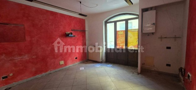Locale commerciale in Vendita