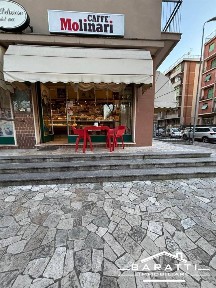 Locale commerciale in Vendita