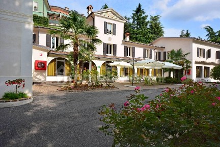 Hotel in Vendita