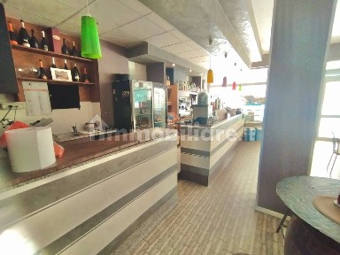 Locale commerciale in Vendita