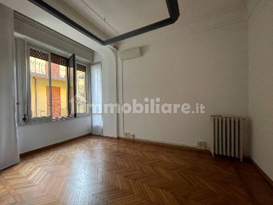 Appartamento ottimo stato, primo piano, Piazza Garibaldi, Alessandria