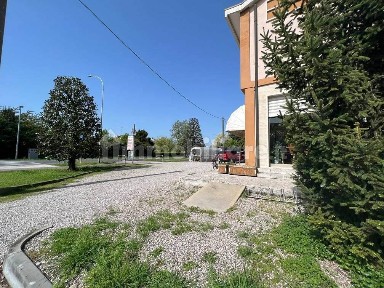 Locale commerciale in Vendita