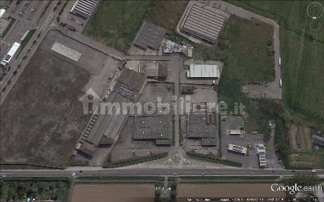 Locale commerciale in Vendita
