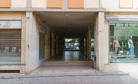 Locale commerciale in Affitto