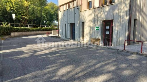 Locale commerciale in Vendita