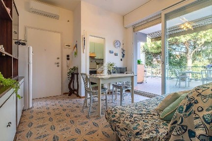 Cervia, Viale Tritone, 32