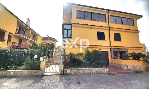 Villa a schiera via Africa, 40, Santa Eufemia Lamezia, Lamezia Terme
